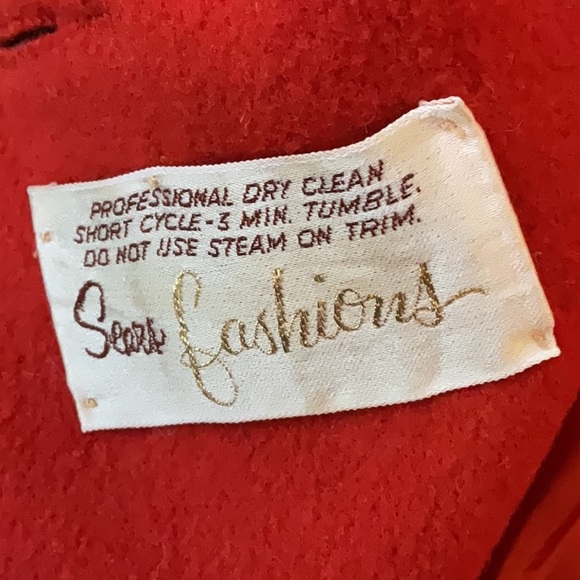 25. Vintage Retro 60s 70s Sears Red and Cream Pea Coat with Luxurious Fur Collar - Picture 12 of 16